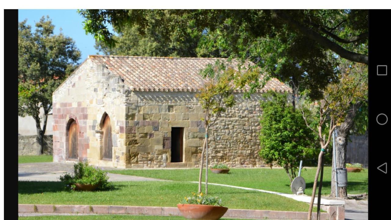 B&B Casa Piras Iun3880 Barumini Bagian luar foto